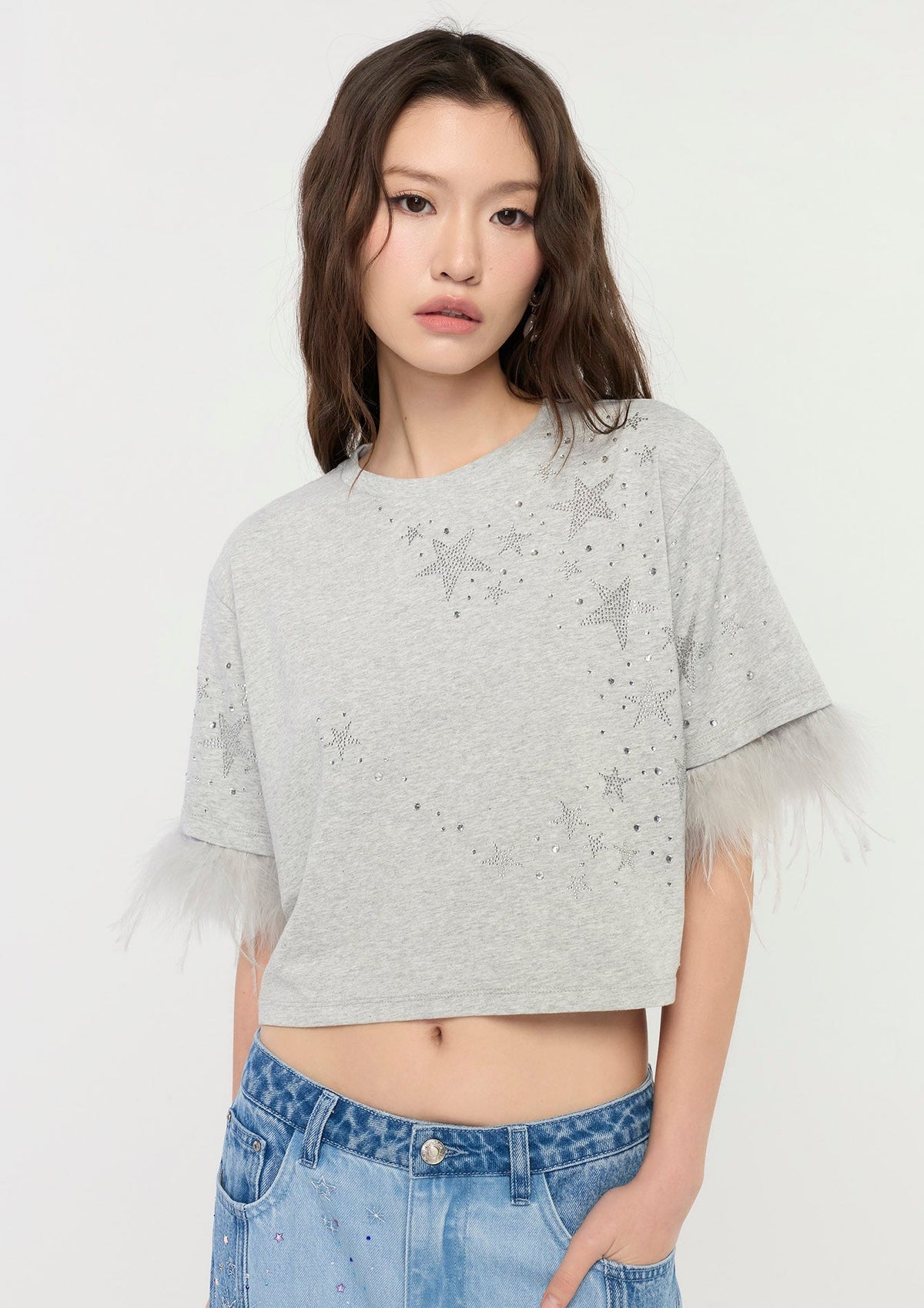 เสื้อยืดครอปแต่งประกายและขอบแขนฟู คอลเลกชัน The Winking Star