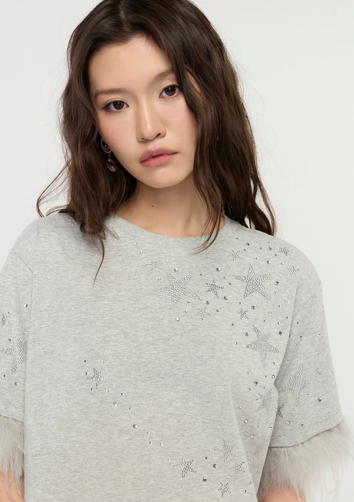 เสื้อยืดครอปแต่งประกายและขอบแขนฟู คอลเลกชัน The Winking Star