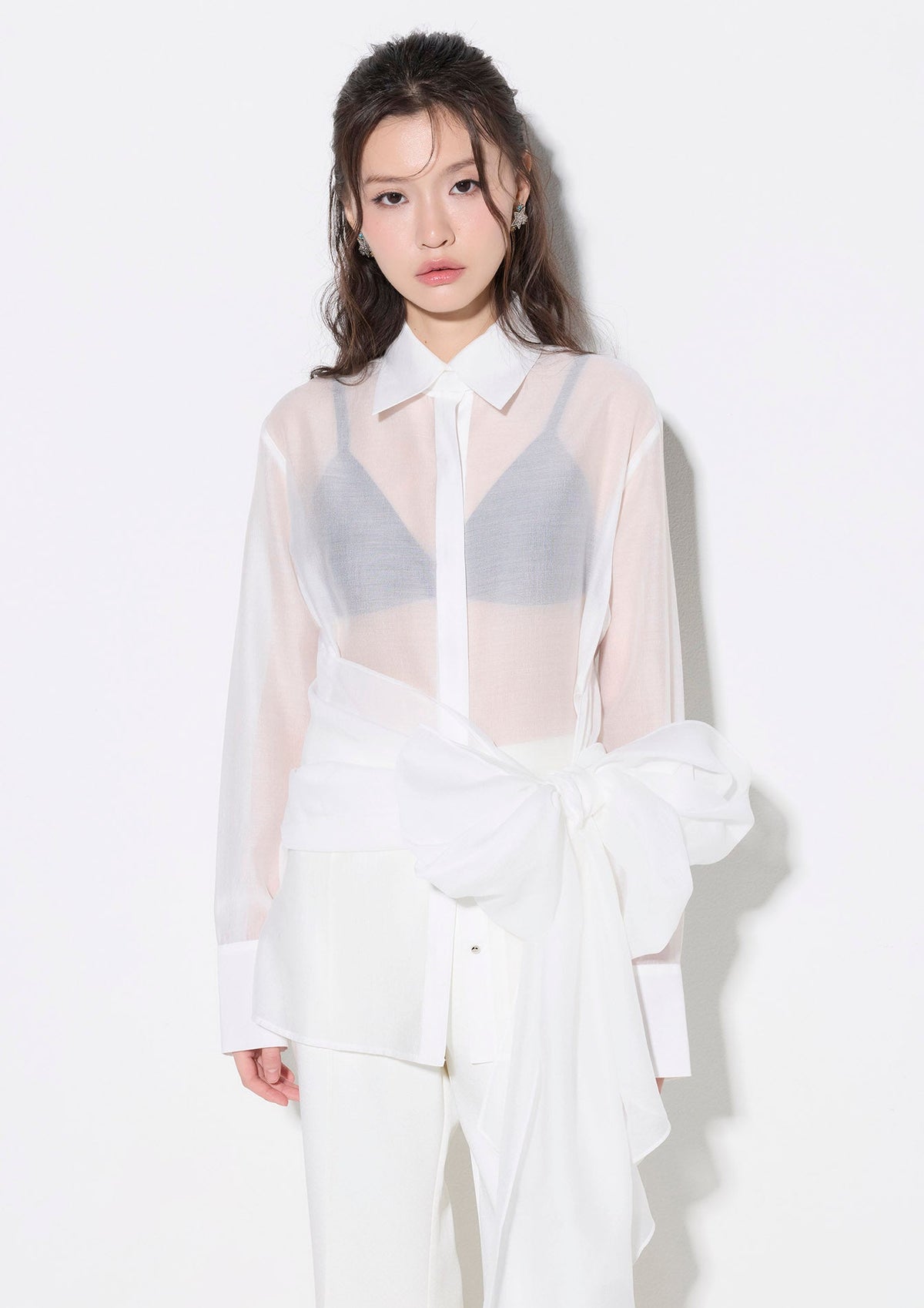 เสื้อเชิ้ตโปร่งแขนยาวแต่งโบใหญ่ คอลเลกชัน After Hour