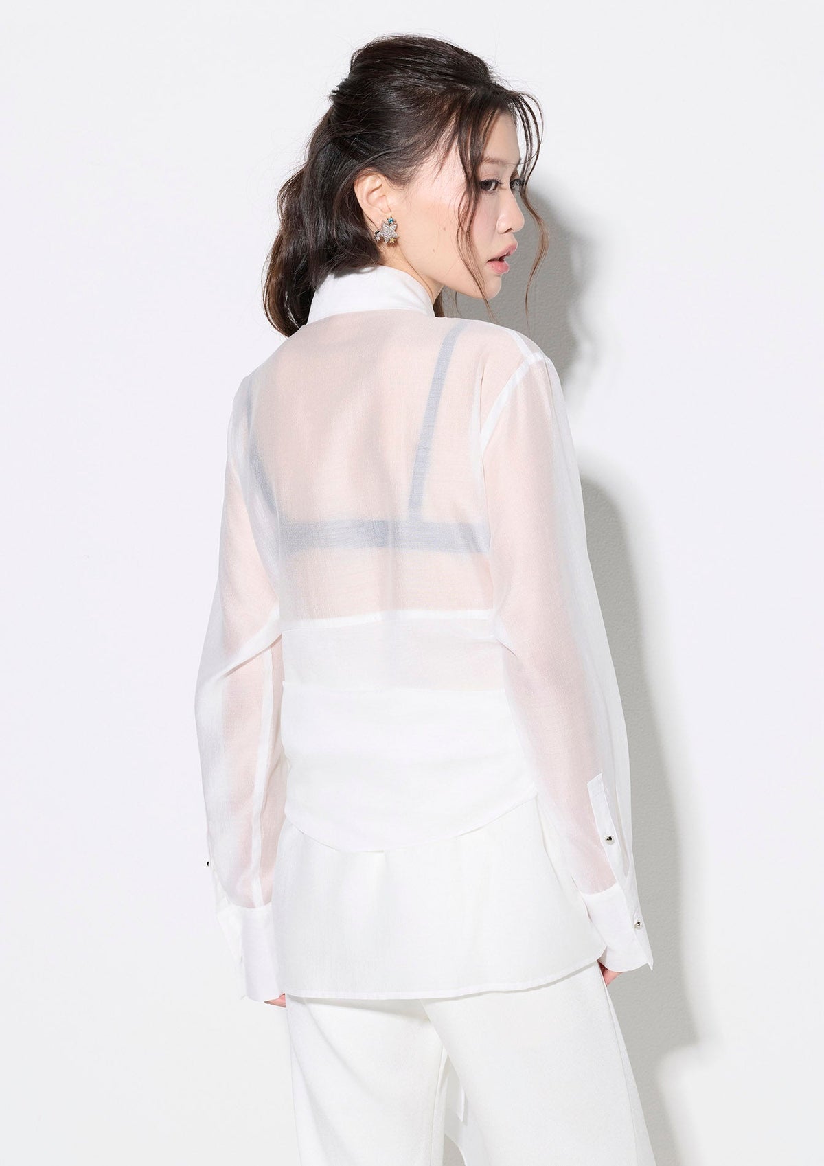 เสื้อเชิ้ตโปร่งแขนยาวแต่งโบใหญ่ คอลเลกชัน After Hour